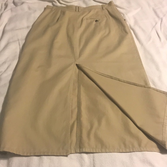 ➡️ Bundle & Save! NWOT Liz Claiborne khaki skirt - Picture 2 of 3